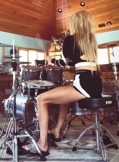 Erin Alvey O'Sullivan feet photo 13