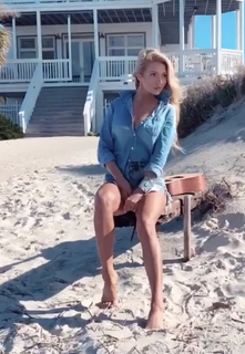 Erin Alvey O'Sullivan feet photo 5