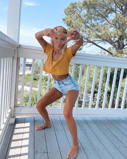 Erin Alvey O'Sullivan feet photo 14
