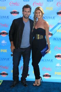 Erin Andrews feet photo thumbnail
