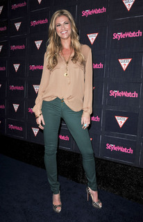 Erin Andrews feet photo thumbnail