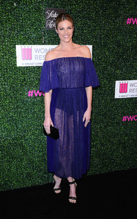 Erin Andrews feet photo thumbnail