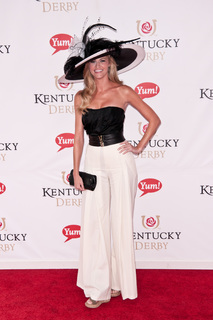 Erin Andrews feet photo thumbnail