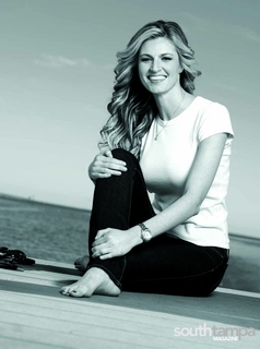 Erin Andrews feet photo thumbnail