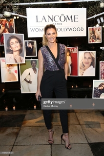 Erin Andrews feet photo thumbnail