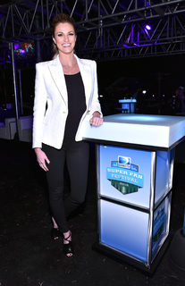 Erin Andrews feet photo thumbnail