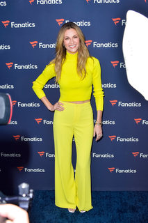 Erin Andrews feet photo thumbnail