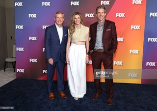 Erin Andrews feet photo thumbnail