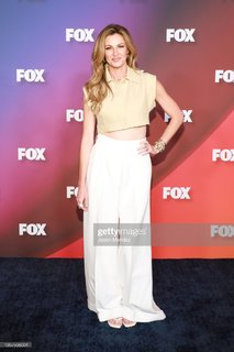 Erin Andrews feet photo thumbnail