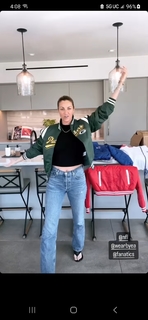 Erin Andrews feet photo thumbnail