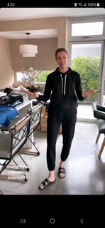 Erin Andrews feet photo thumbnail