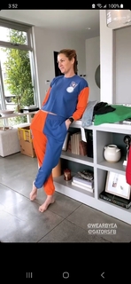 Erin Andrews feet photo thumbnail