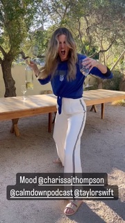 Erin Andrews feet photo thumbnail