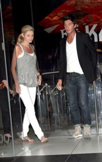 Erin Andrews feet photo thumbnail