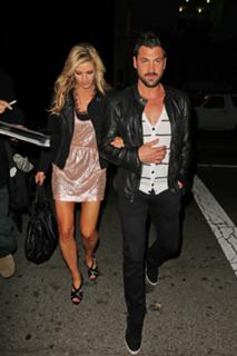 Erin Andrews feet photo thumbnail