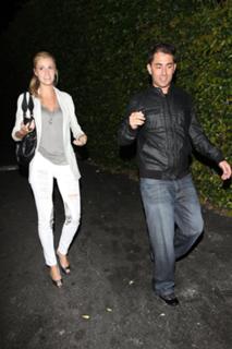 Erin Andrews feet photo thumbnail