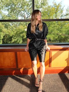 Erin Andrews feet photo thumbnail