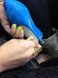 Erin Andrews feet photo thumbnail