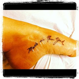 Erin Cahill feet photo thumbnail