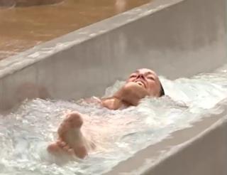 Erin Cahill feet photo thumbnail