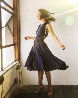 Erin Cahill feet photo thumbnail