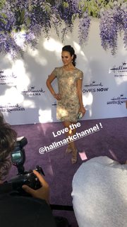 Erin Cahill feet photo thumbnail