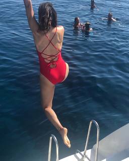 Erin Cahill feet photo thumbnail