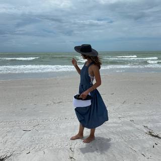 Erin Cahill feet photo thumbnail