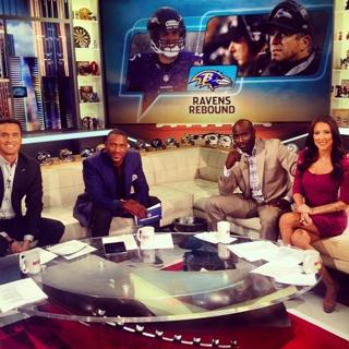 Erin Coscarelli feet photo 2