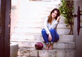 Erin Coscarelli feet photo 5