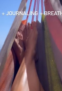 Erin Coscarelli feet photo 9