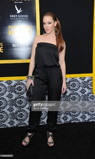Erin Cummings feet photo thumbnail