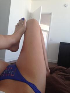 Erin Cummins feet photo 3
