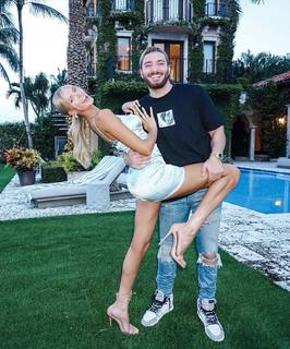 Erin Cummins feet photo 1