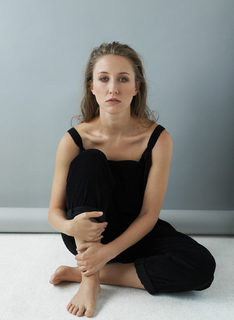 Erin Doherty feet photo 1