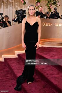 Erin Foster feet photo 9