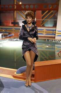 Erin Gray feet photo thumbnail