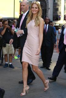 Erin Heatherton feet photo thumbnail