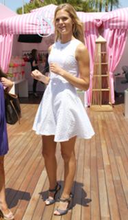Erin Heatherton feet photo thumbnail