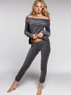 Erin Heatherton feet photo thumbnail