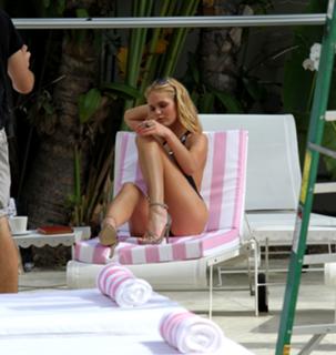Erin Heatherton feet photo thumbnail