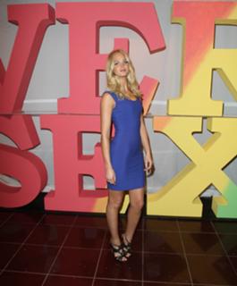 Erin Heatherton feet photo thumbnail