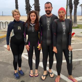 Erin Karpluk feet photo thumbnail