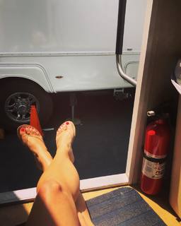 Erin Karpluk feet photo thumbnail