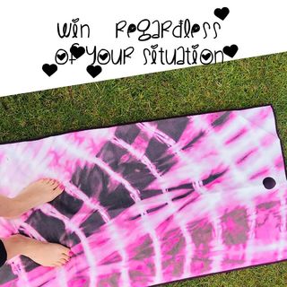 Erin Karpluk feet photo thumbnail