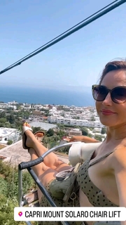 Erin Karpluk feet photo thumbnail