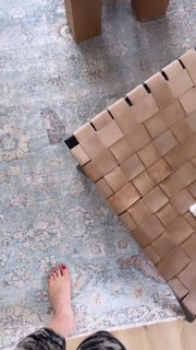 Erin Karpluk feet photo thumbnail