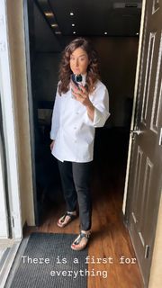 Erin Karpluk feet photo thumbnail