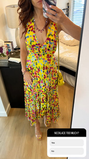 Erin Karpluk feet photo thumbnail