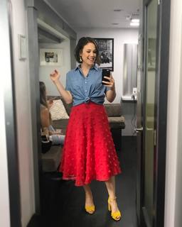 Erin Krakow feet photo 12